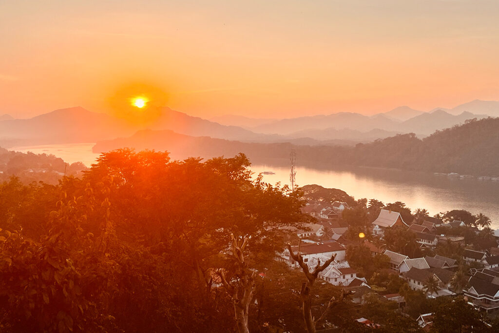 coucher de soleil à Luang prabang